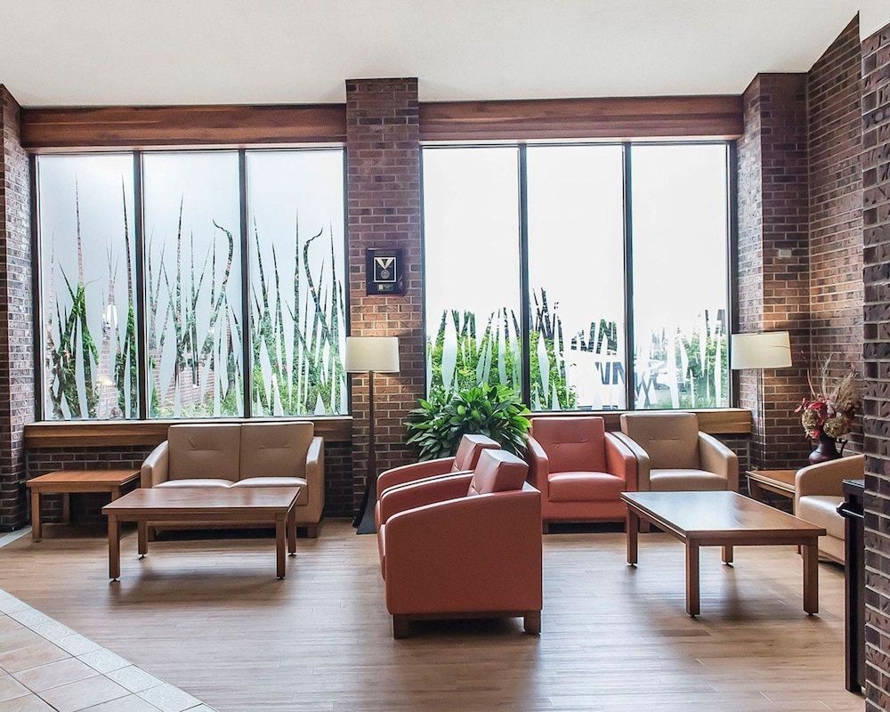 Quality Inn & Suites & Conference Centre 2