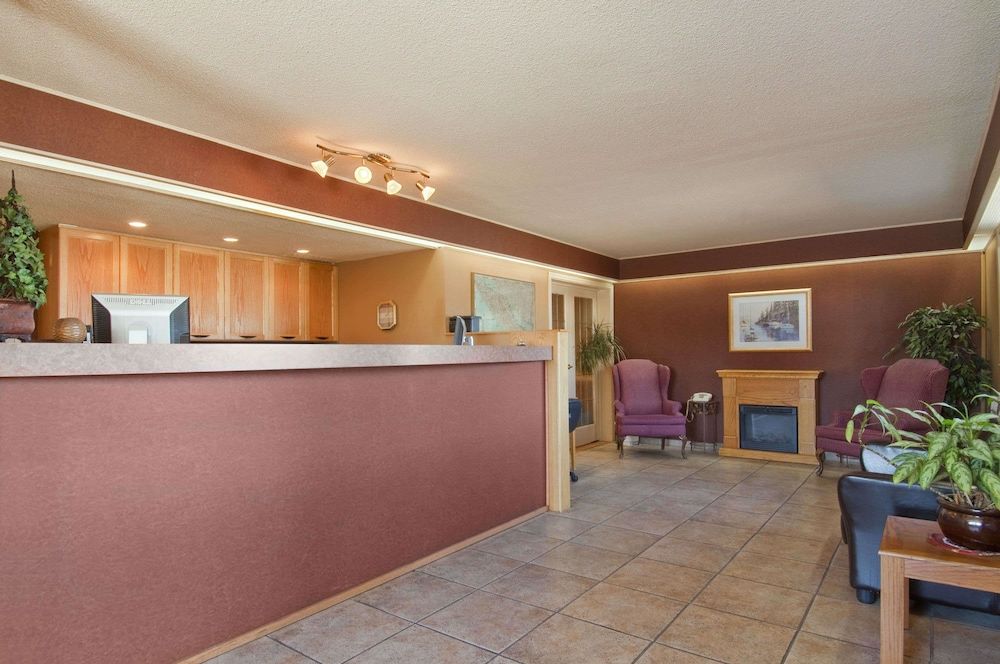 Travelodge by Wyndham Courtenay 2