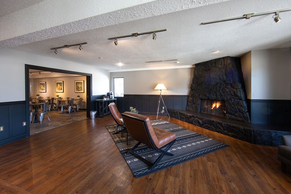 SureStay Hotel by Best Western Castlegar 2