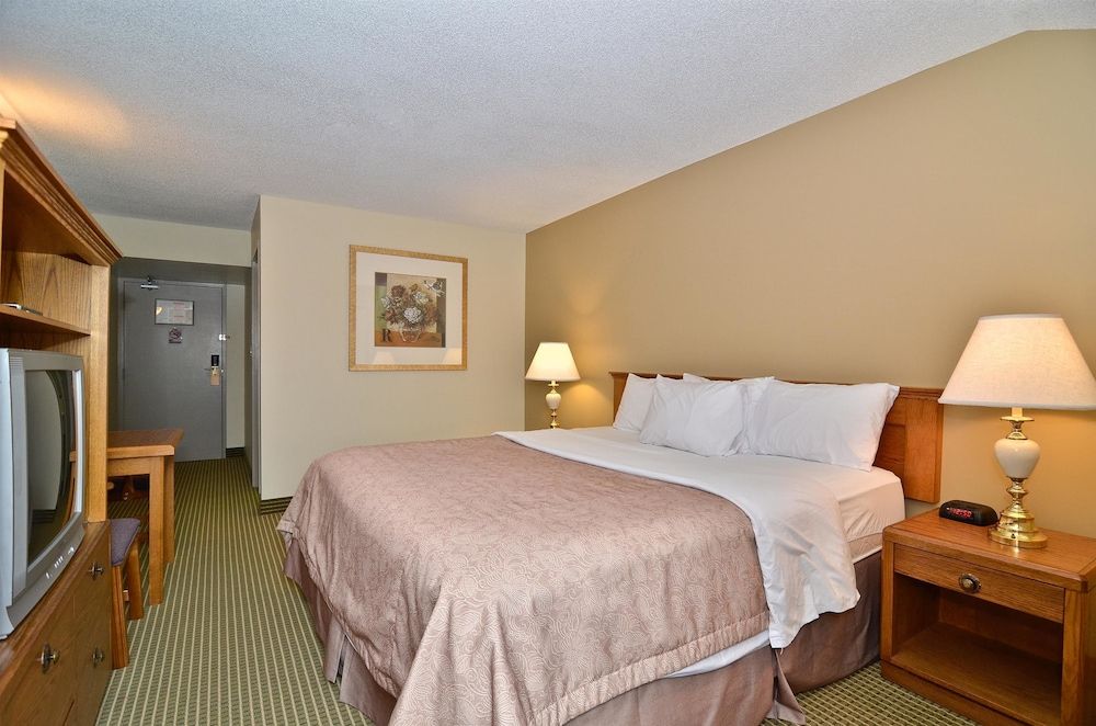 Days Inn & Conference Centre by Wyndham Renfrew 3