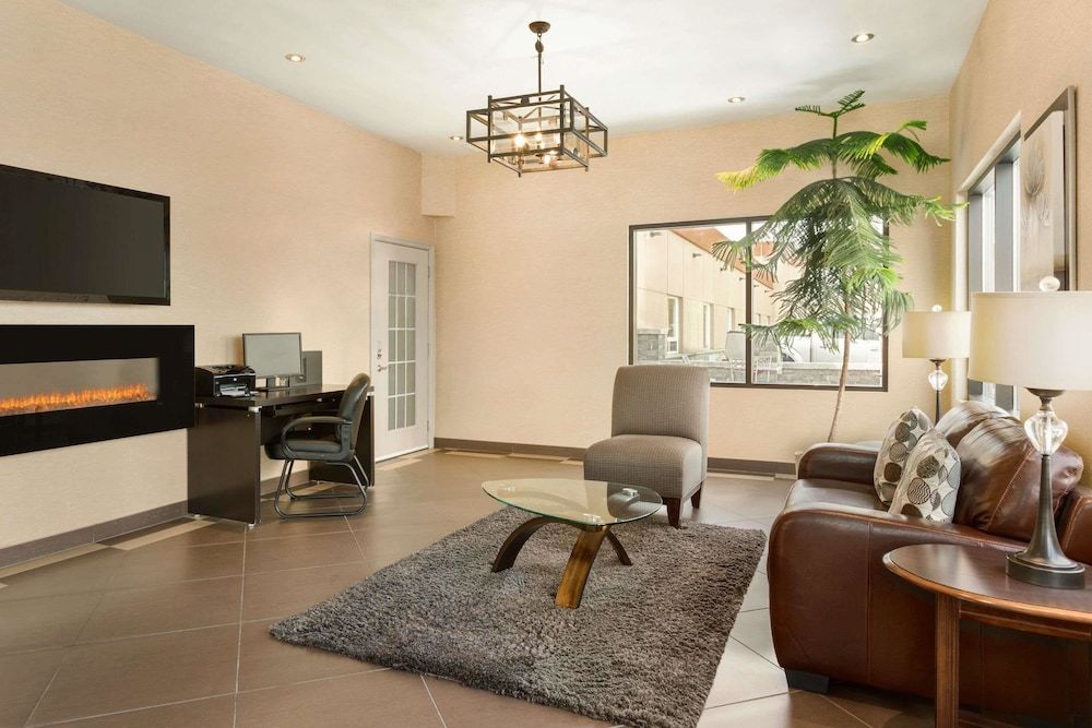 Travelodge by Wyndham Simcoe 3