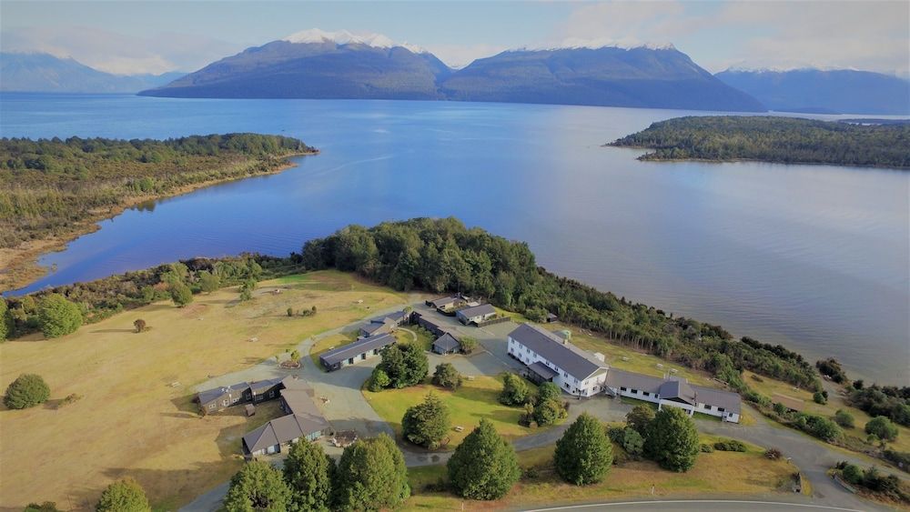 Fiordland National Park Lodge