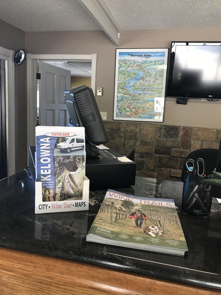 Cozystay Signature: Lake Okanagan Resort 3