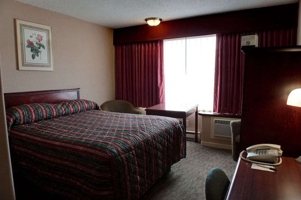 Sandman Inn Terrace 3