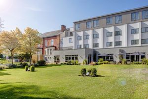 Best Western Plus Manchester Airport Wilmslow Pinewood Hotel