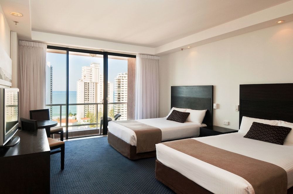 Crowne Plaza Surfers Paradise 3