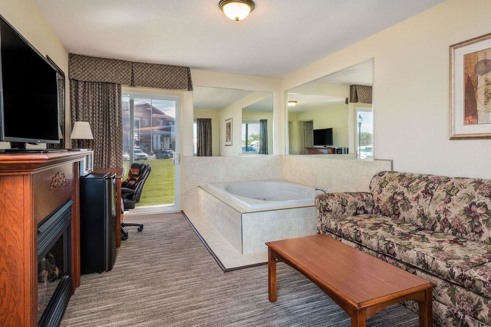 Travelodge by Wyndham Gananoque 3