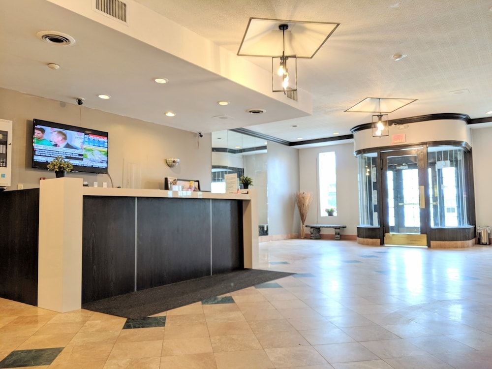 Royal Inn and Suites 2