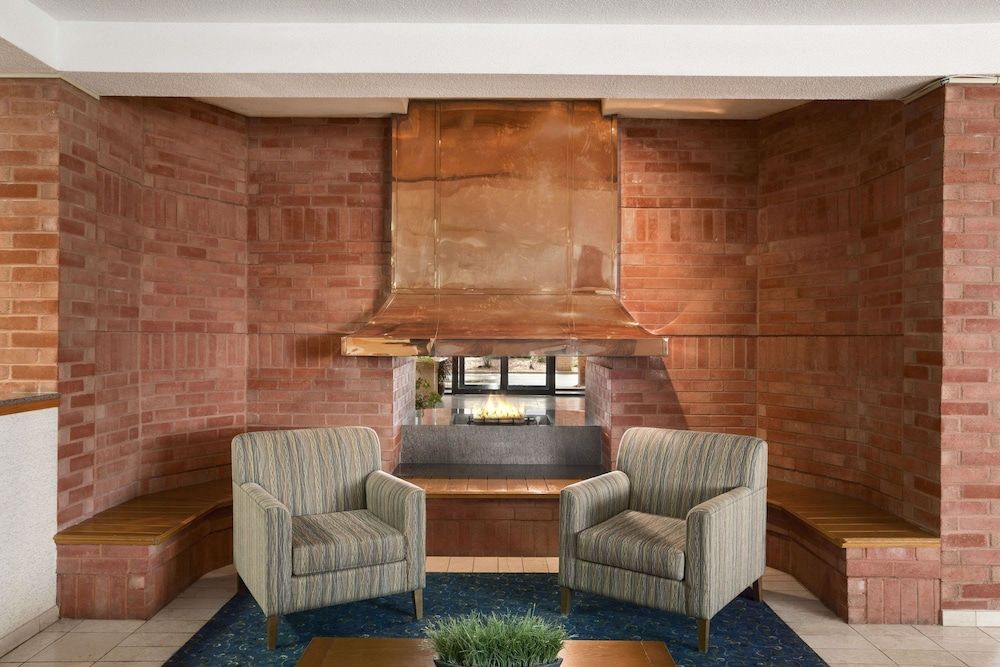 Travelodge by Wyndham Chatham 2