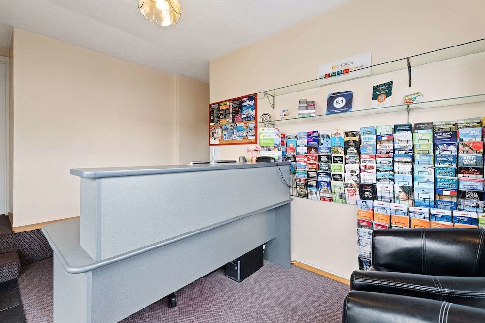 Econo Lodge Canterbury Court 2