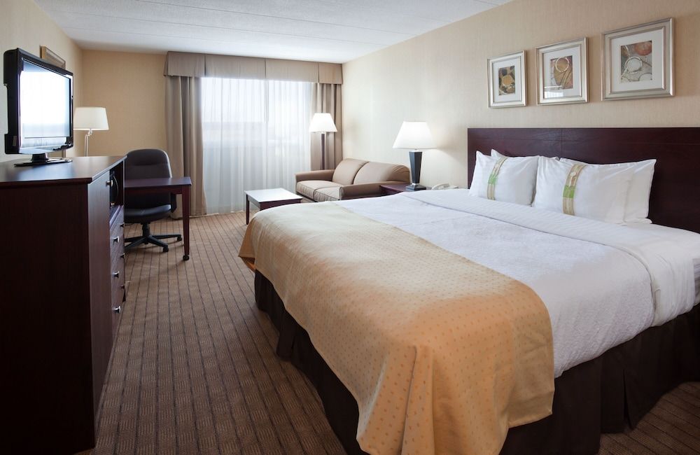 Holiday Inn Burlington Hotel & Conference Centre 2