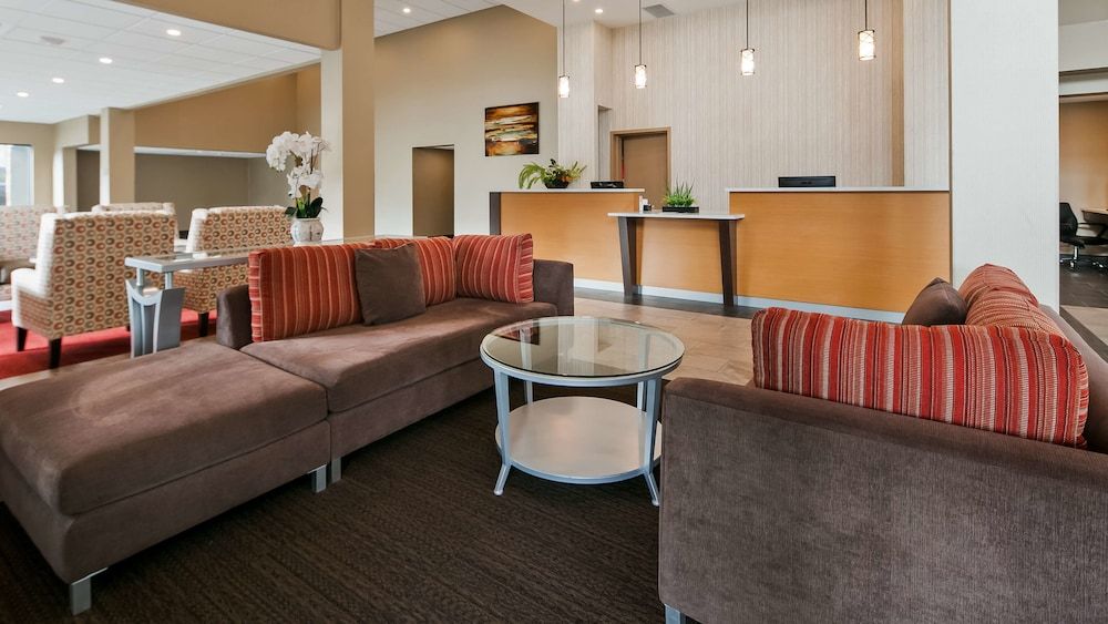 Best Western Plus Burnaby Hotel 2