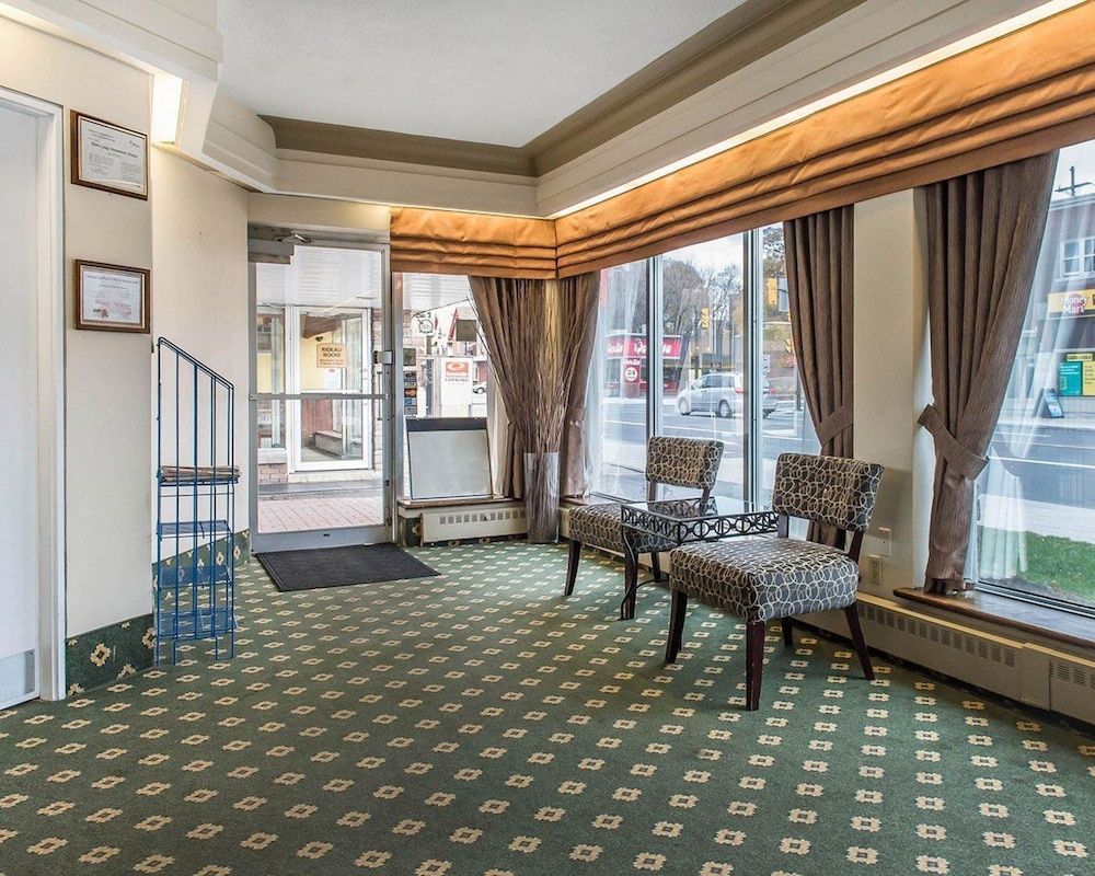 Econo Lodge Downtown Ottawa 2