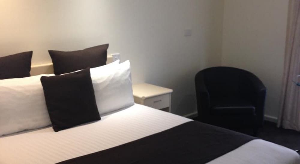 Central Caleula Motor Lodge 3