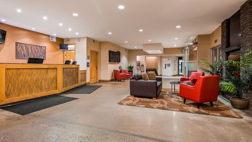 Best Western Plus Kelowna Hotel & Suites 3