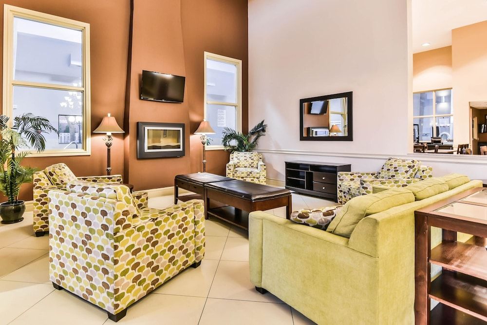 Comfort Inn & Suites Ambassador Bridge 3