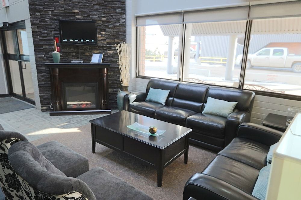 Stanford Inn & Suites 3