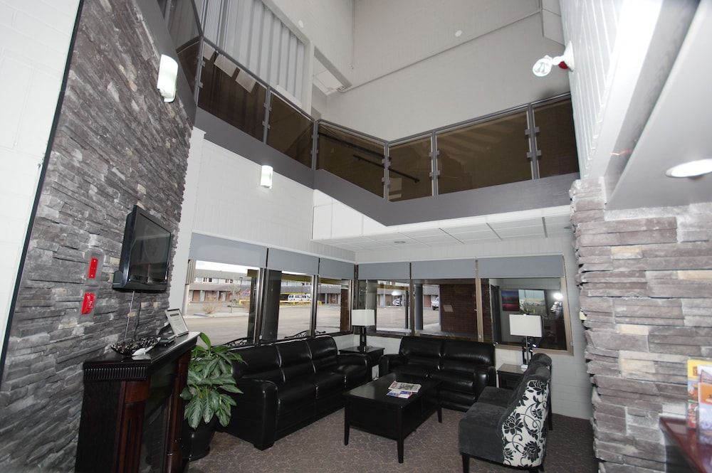 Stanford Inn & Suites 2