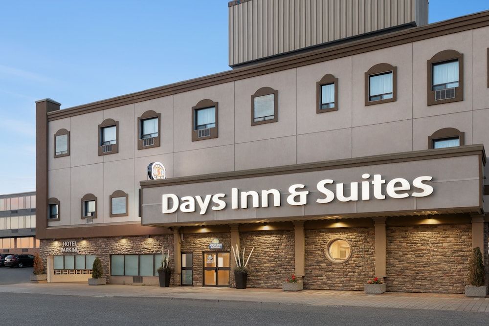 Days Inn & Suites by Wyndham Sault Ste. Marie ON 2 stelle a Sault Ste. Marie