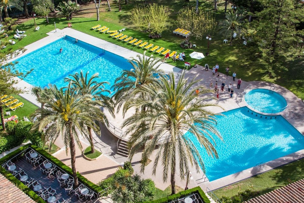 Intelier Orange Hotel 1