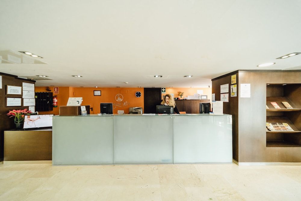 Apartamentos Turisticos Marina Rey 3