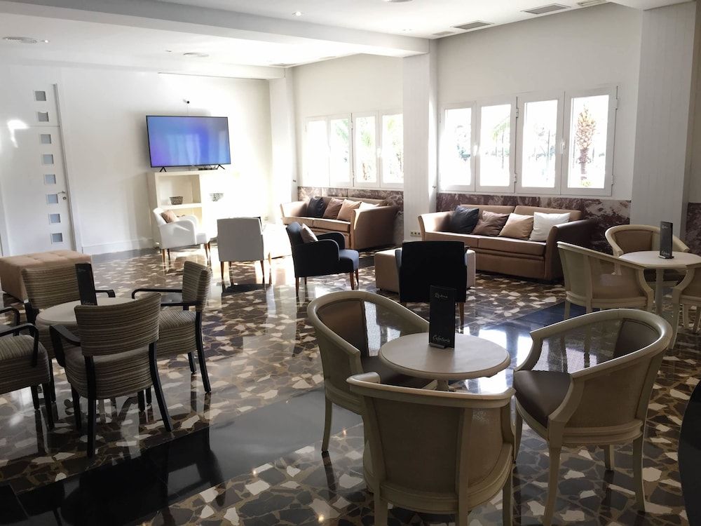 Ohtels Gran Hotel Almería 2