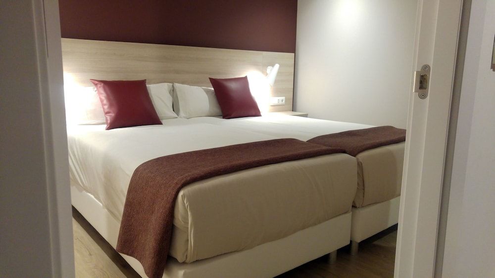 Hotel & Aparthotel Cosmos 3