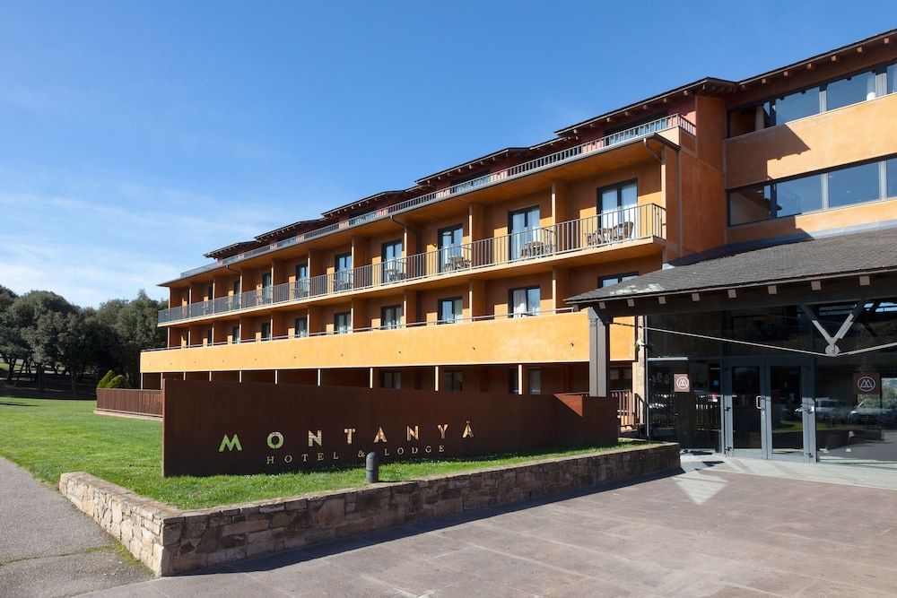 Montanyà Hotel & Lodge 1