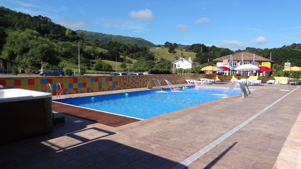 Grupo Hotelero La Pasera 1