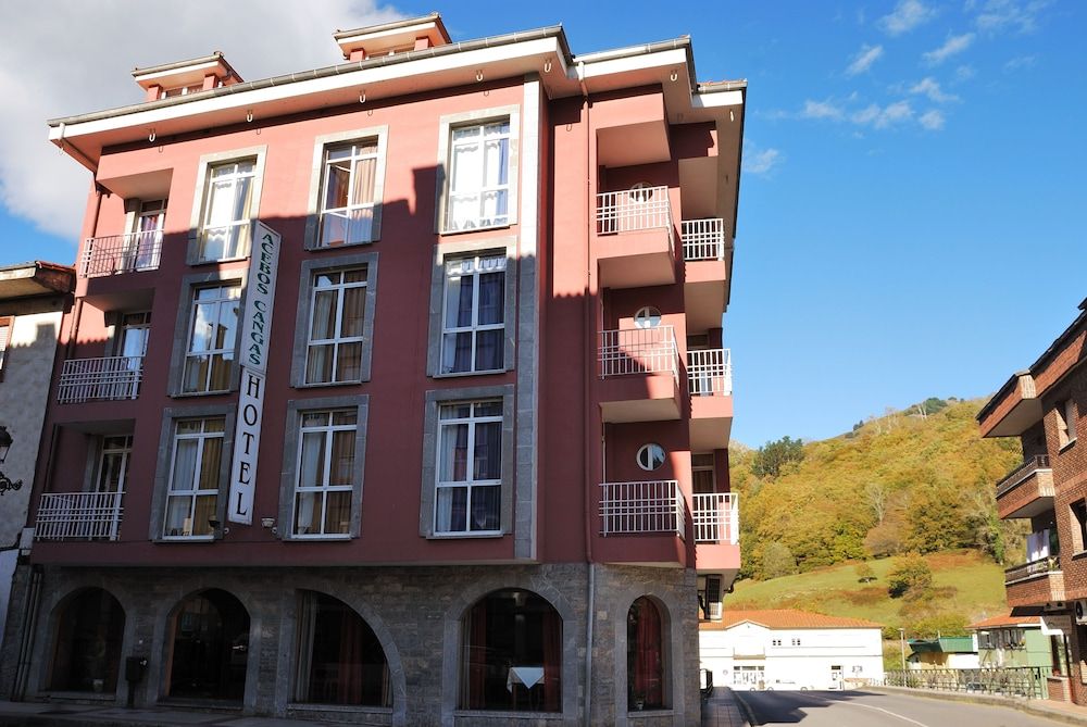 Hotel Los Acebos Cangas 1