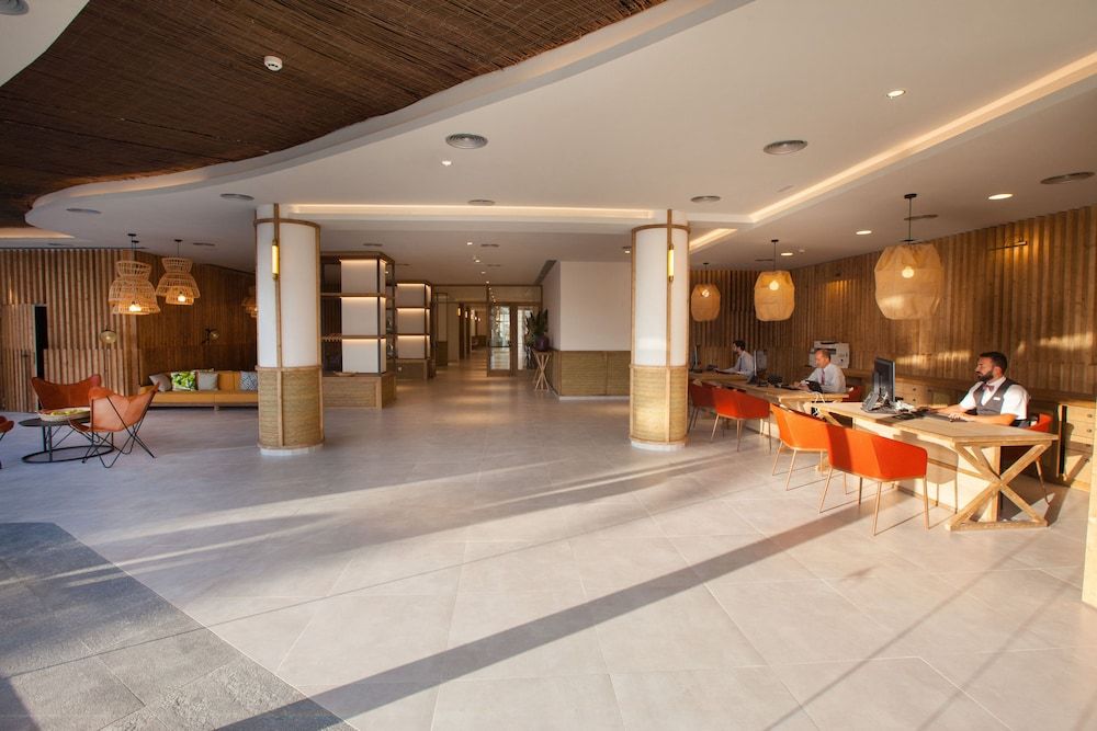 Corallium Dunamar by Lopesan Hotels - Adults Only 3