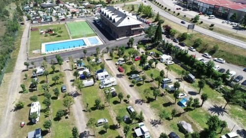 Sabiñanigo Camp & Hotel 2 estrellas en Sabiñánigo