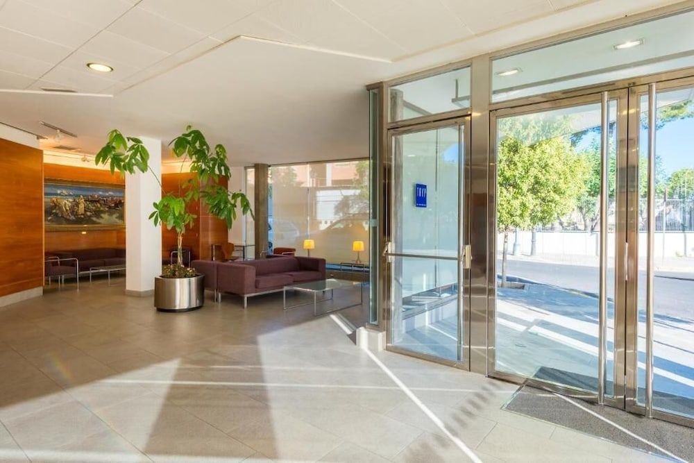 Hotel Port Feria Valencia 3