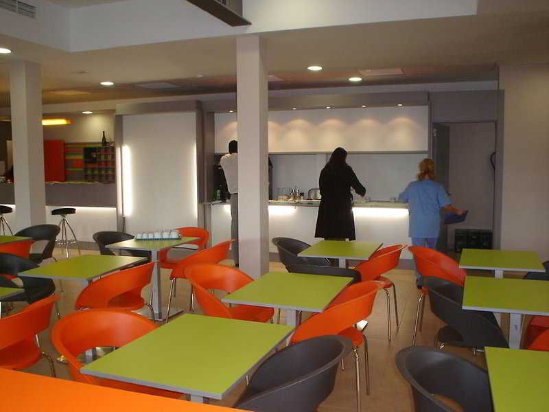 B&B Hotel Valencia Aeropuerto 1