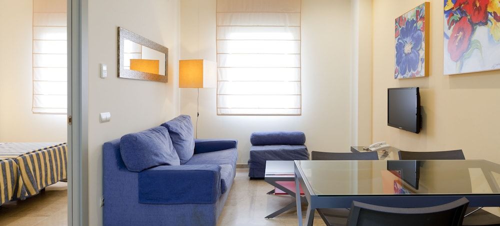 Apartamentos Vértice Sevilla Aljarafe 1