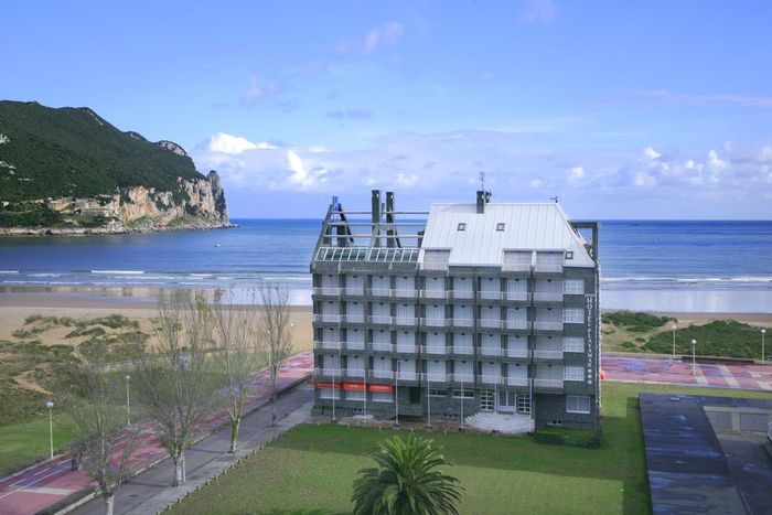 🫧¡UNA UBICACIÓN🔝PARA RELAJARTE EN CANTABRIA!🏘️2 Noches en Hotel 3★ con desayuno y SPA en 1ª línea de playa | Laredo
