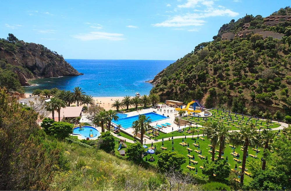 Pola Giverola Resort 1