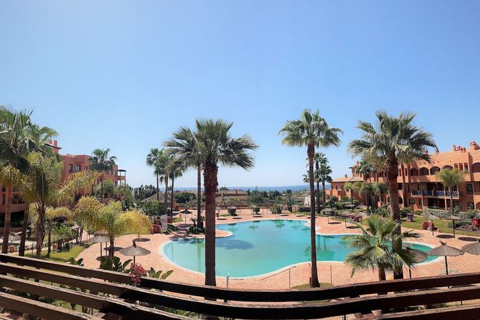 ☀️ Costa do Sol em Hotel 4* em Meia Pensão, com piscinas para os dias de calor | Estepona