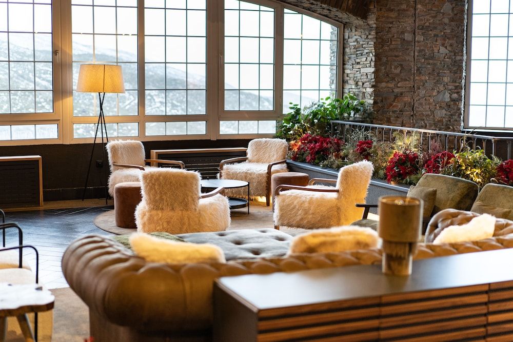 The Mountains Hotel 1