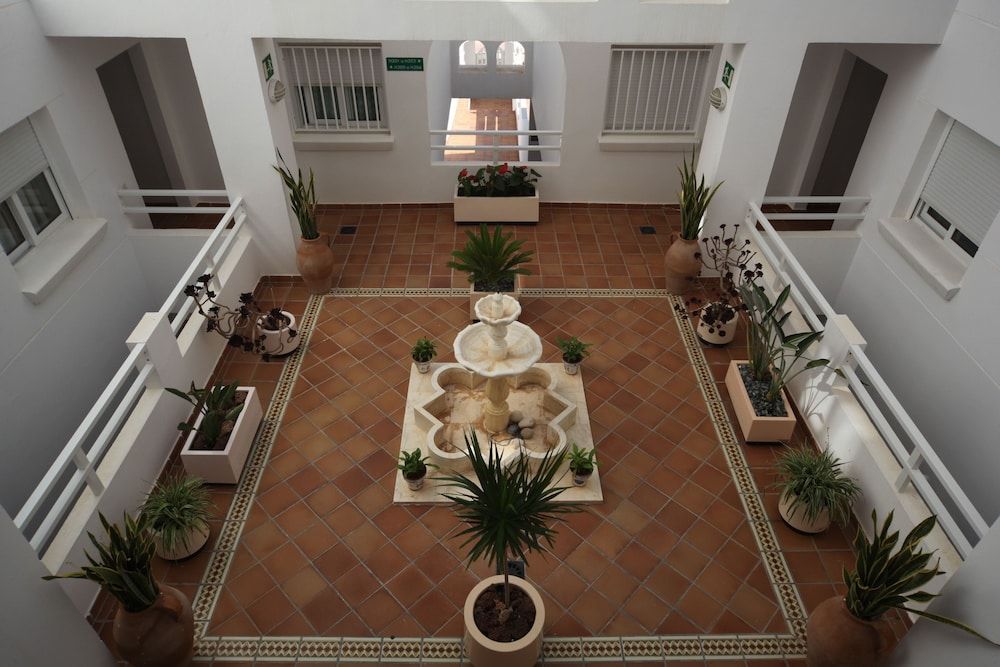 Aparthotel Vistamar 2