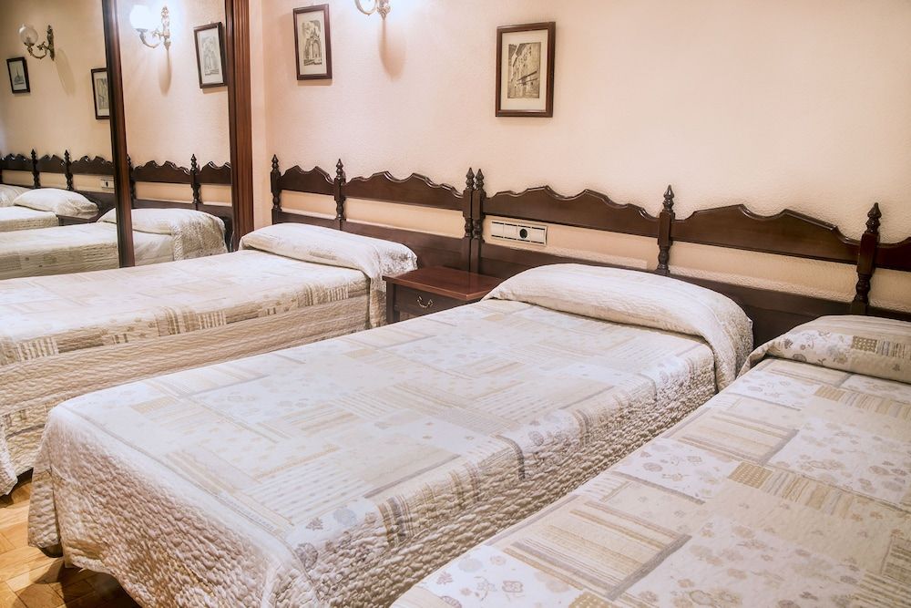 Hotel Residencia Castellano I 3