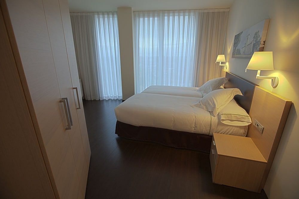 Sercotel Jardines de Uleta Suites 3