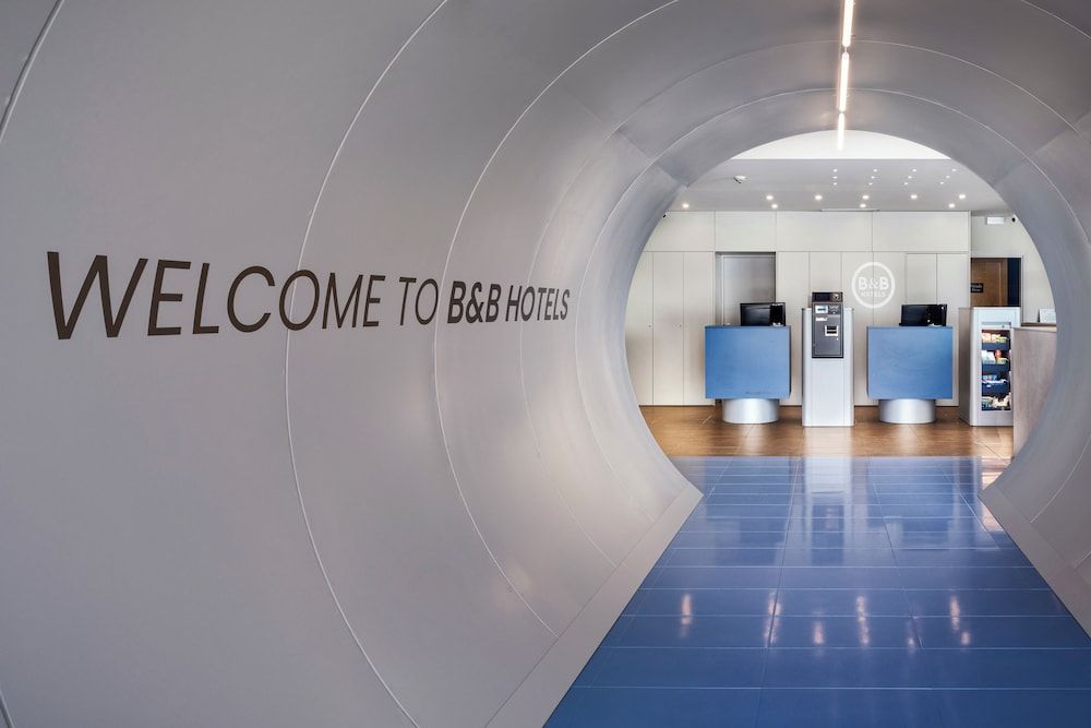 B&B Madrid Aeropuerto T1 T2 T3 2