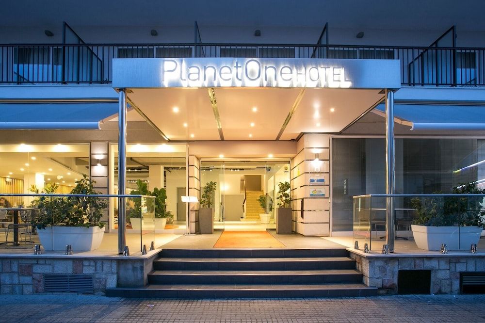 Planet One Hotel 1