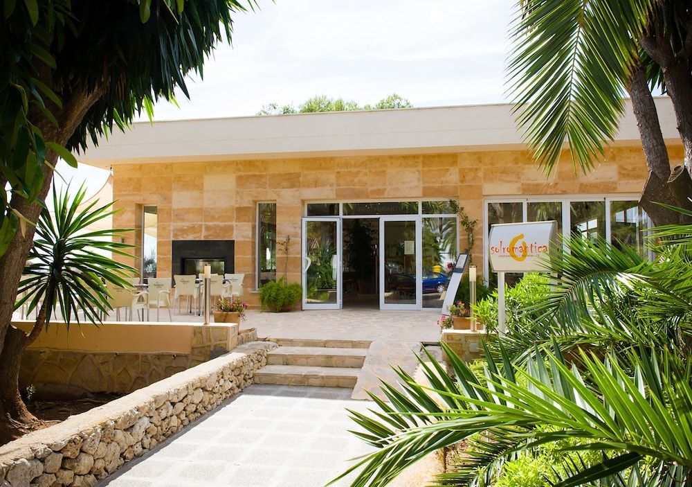 Apartamentos Sol Romántica by DOT Suites 2