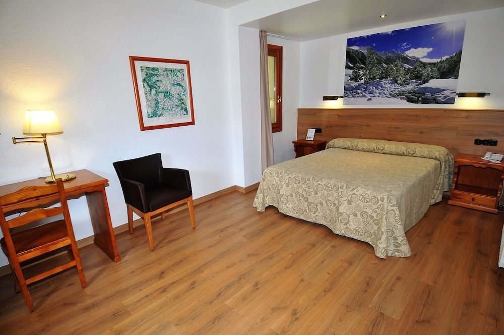 Hotel Petit Lacreu 3