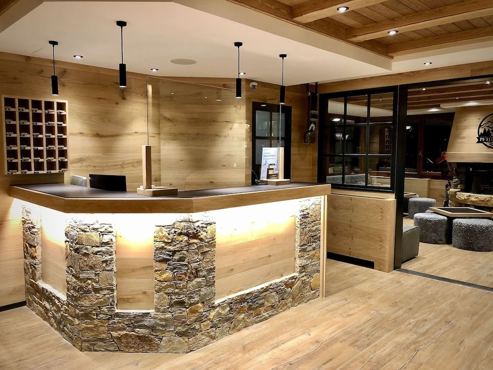 Hotel Petit Lacreu 2