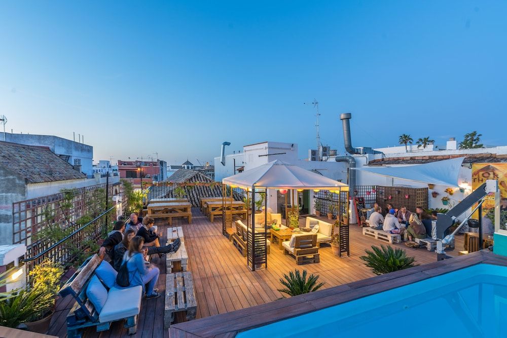 Oasis Backpackers' Palace Seville 1