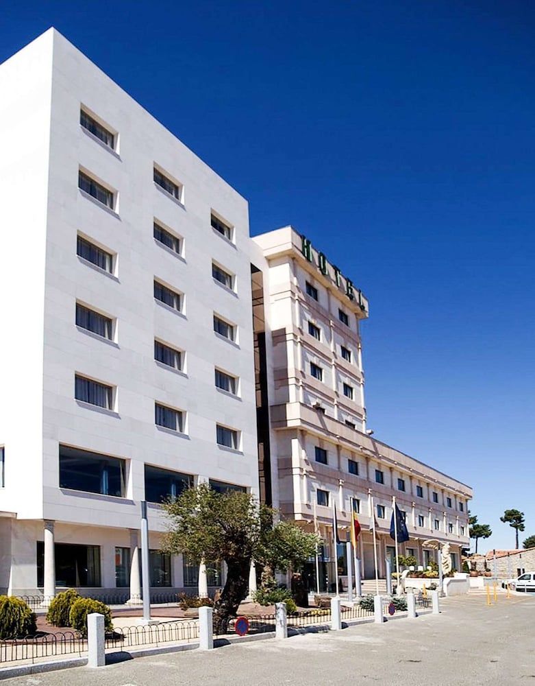 Hotel Sercotel Cuatro Postes 4 estrellas en Ávila