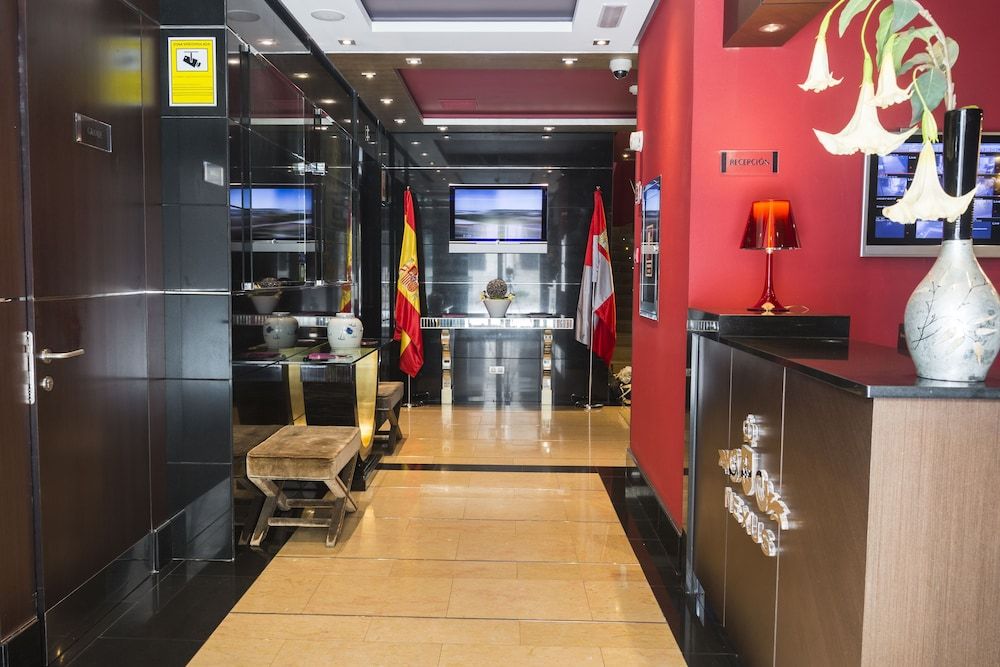 Nexus Valladolid Suites & Hotel 2